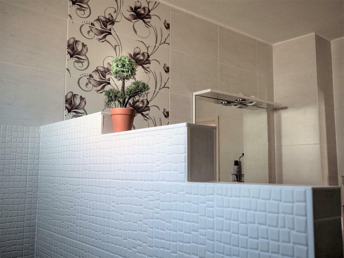 Luciana Appartement Povljana Buitenkant foto
